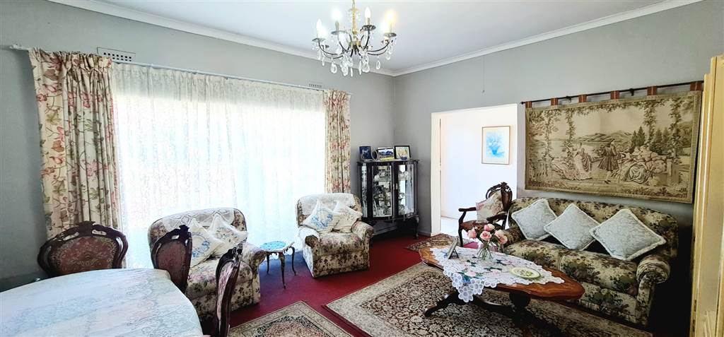 4 Bed House in Plumstead photo number 8
