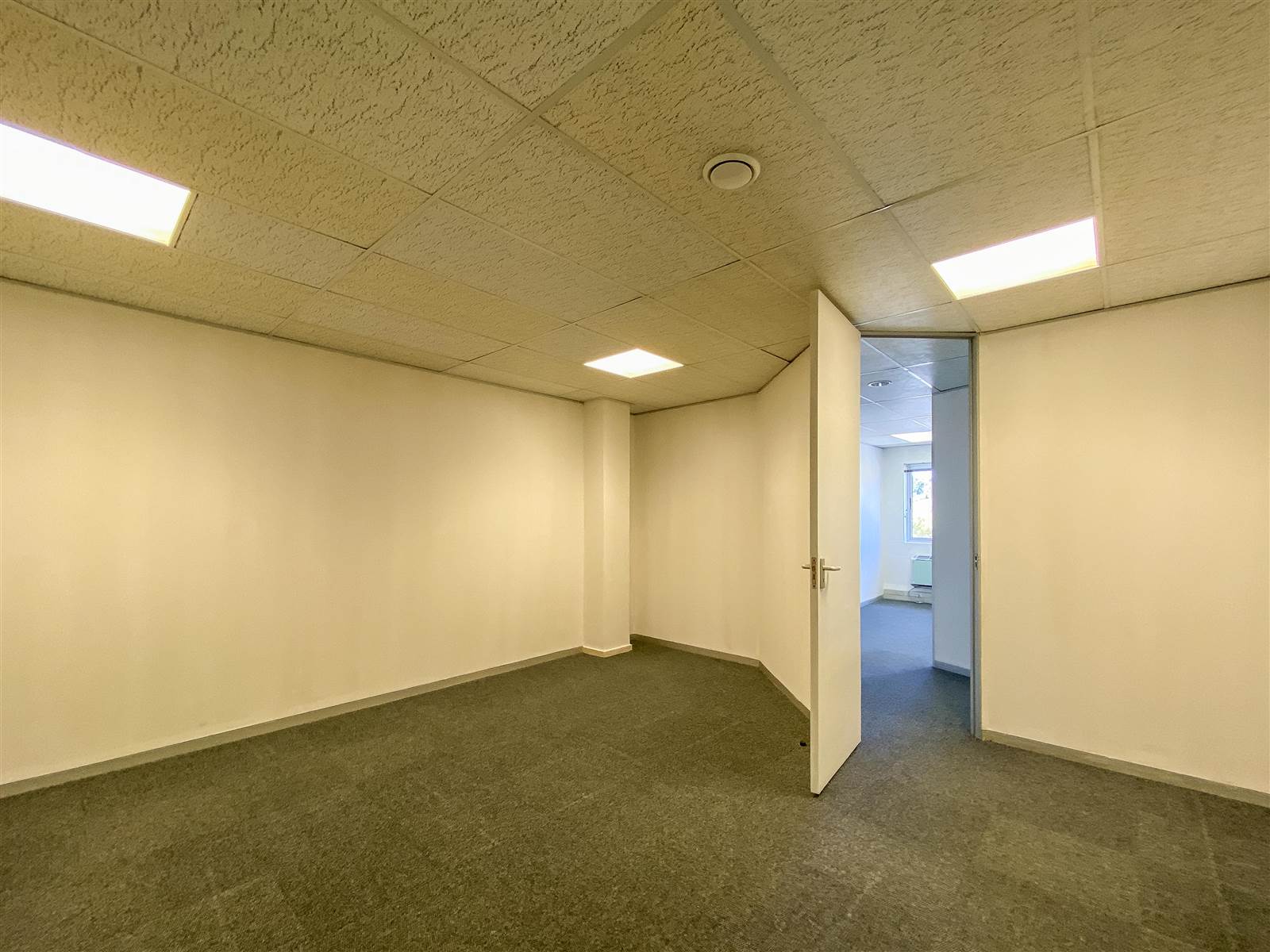 179  m² Commercial space in Tyger Valley photo number 19