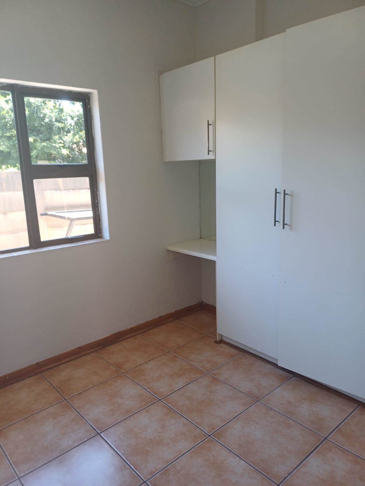 2 Bed Townhouse in Vaalpark photo number 18