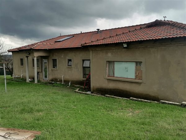 2.6 ha Smallholding 2.6 ha Smallholding