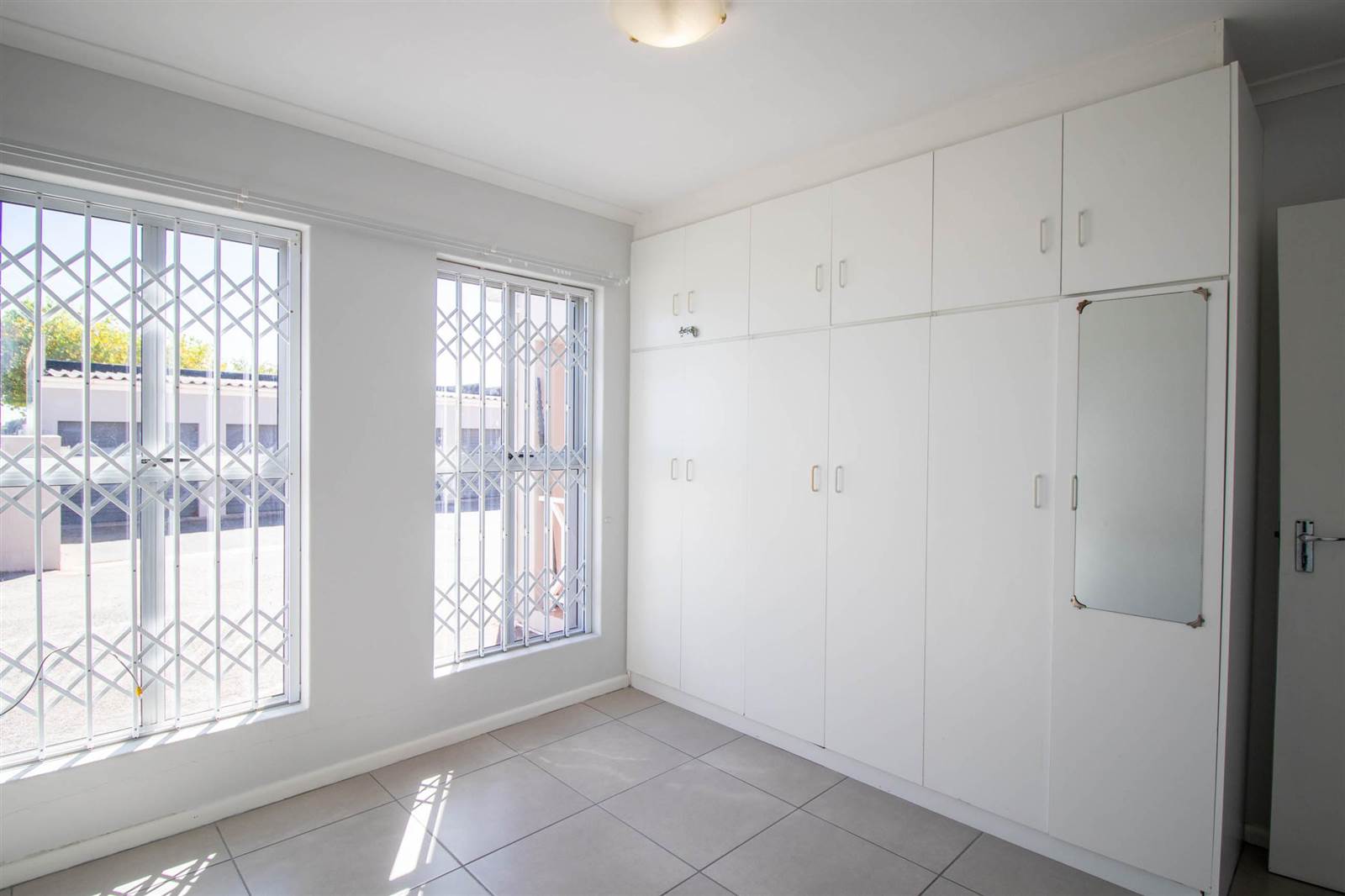 2 Bed Apartment in Myburgh Park photo number 15
