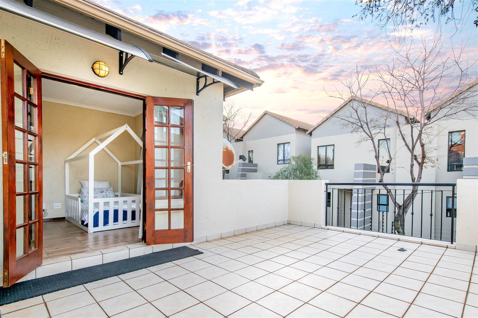 3 Bed House in Lonehill photo number 15