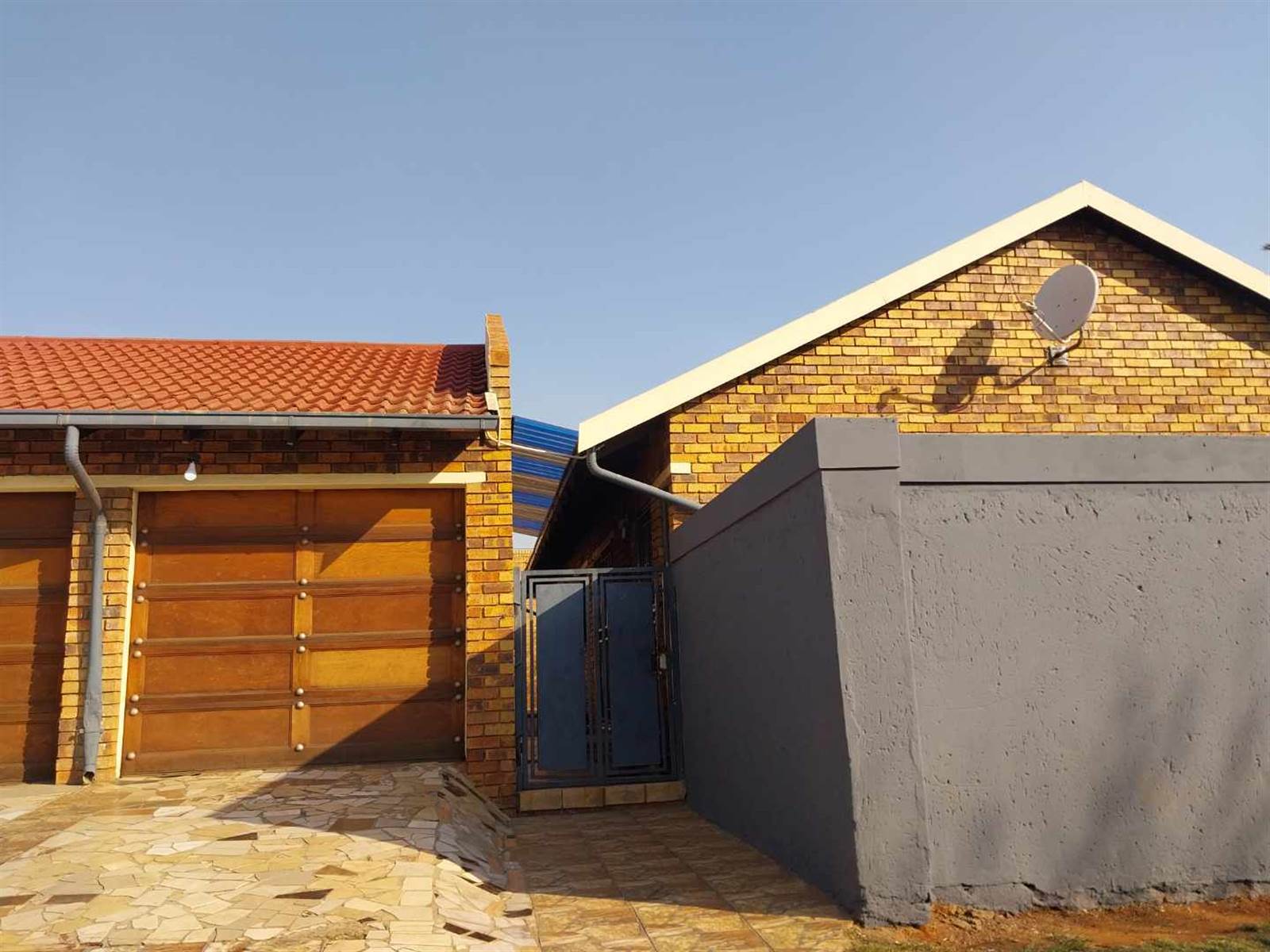 3 Bed House in Germiston Central photo number 3