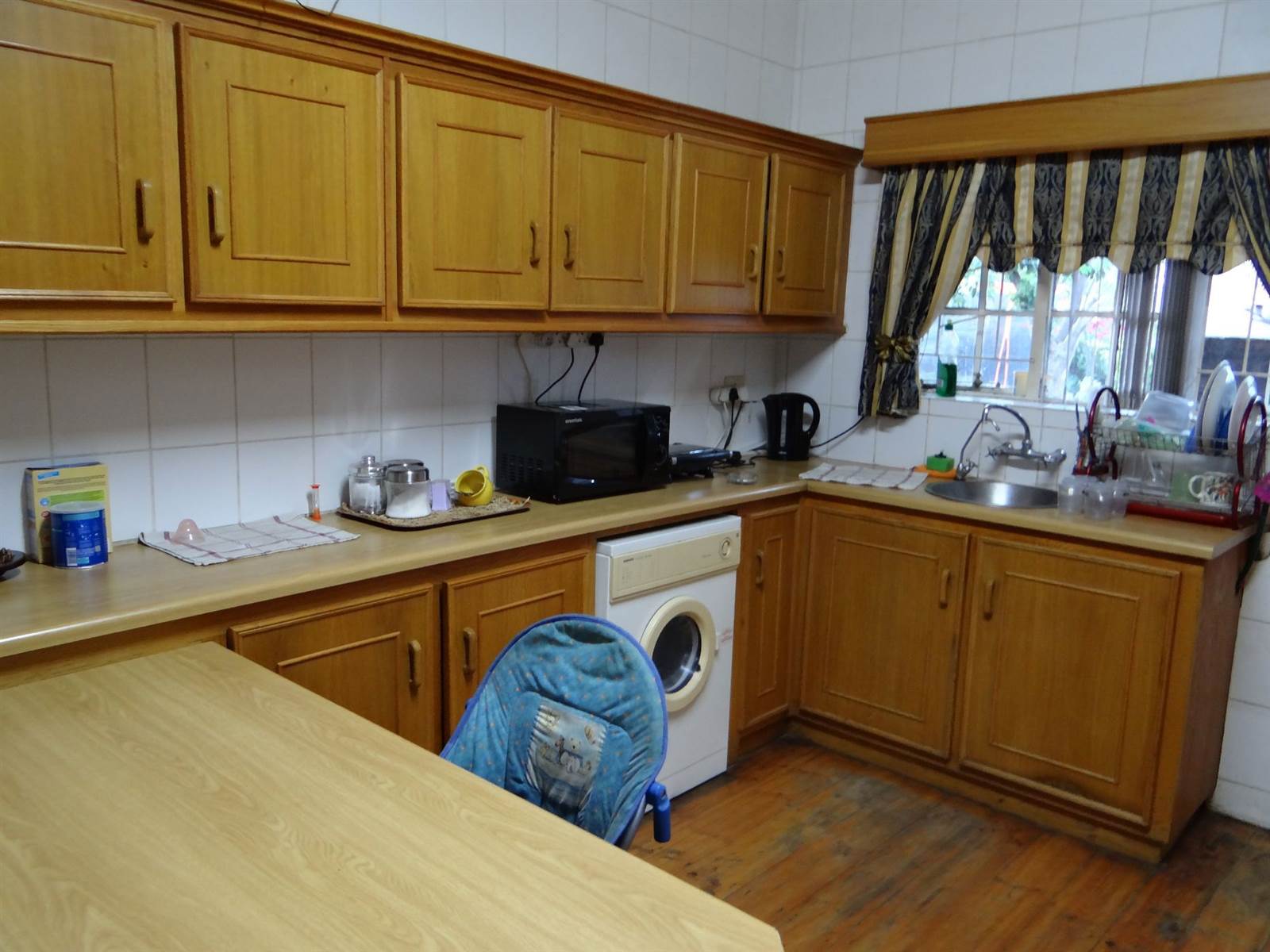 3 Bed House in Beaufort West photo number 11