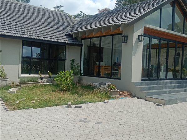 1 Bedroom House