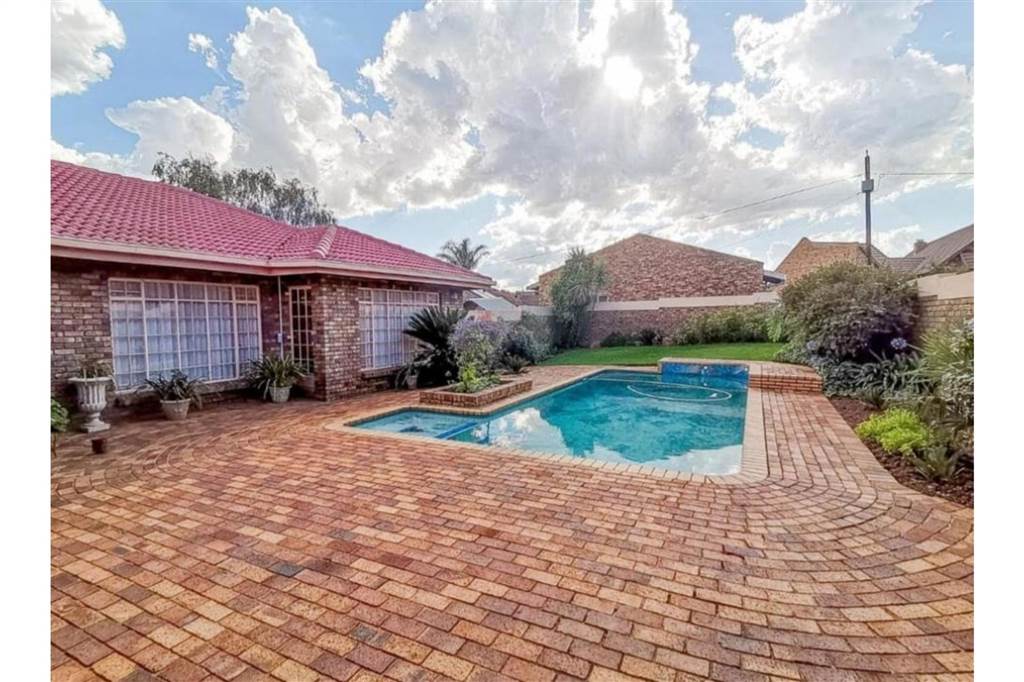 4 Bedroom House