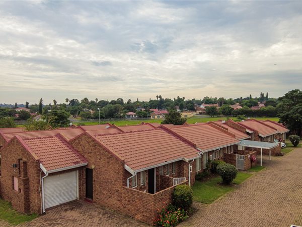 2 Bedroom Townhouse 2 Bedroom Townhouse