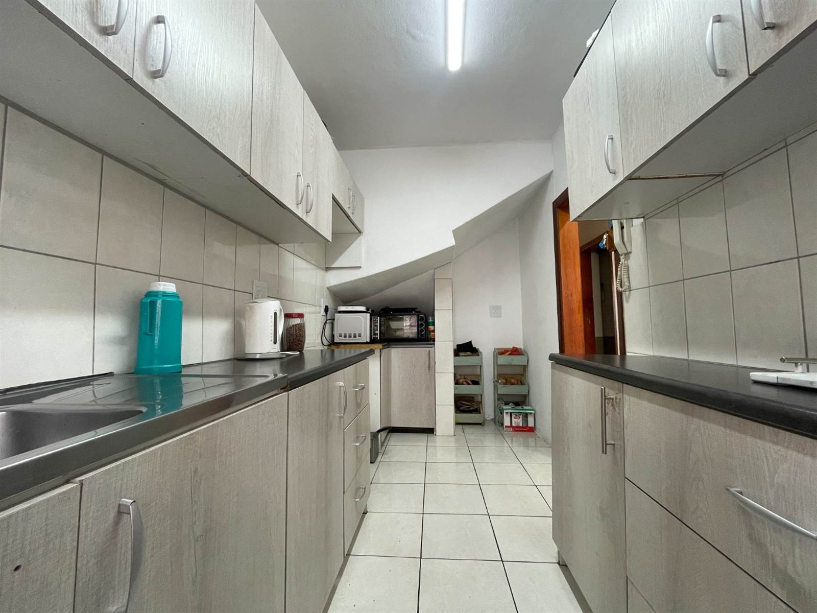 3 Bed Apartment in Wynberg photo number 5