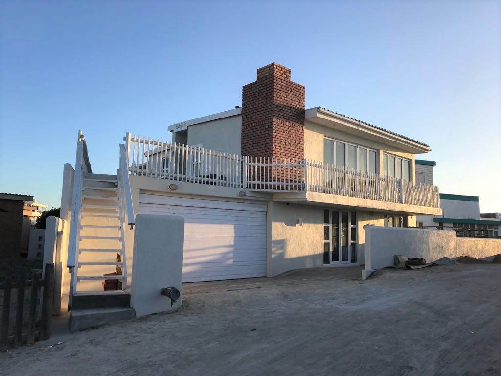 4 Bed House in Port Nolloth photo number 1