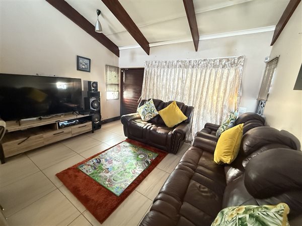 3 Bedroom Townhouse 3 Bedroom Townhouse
