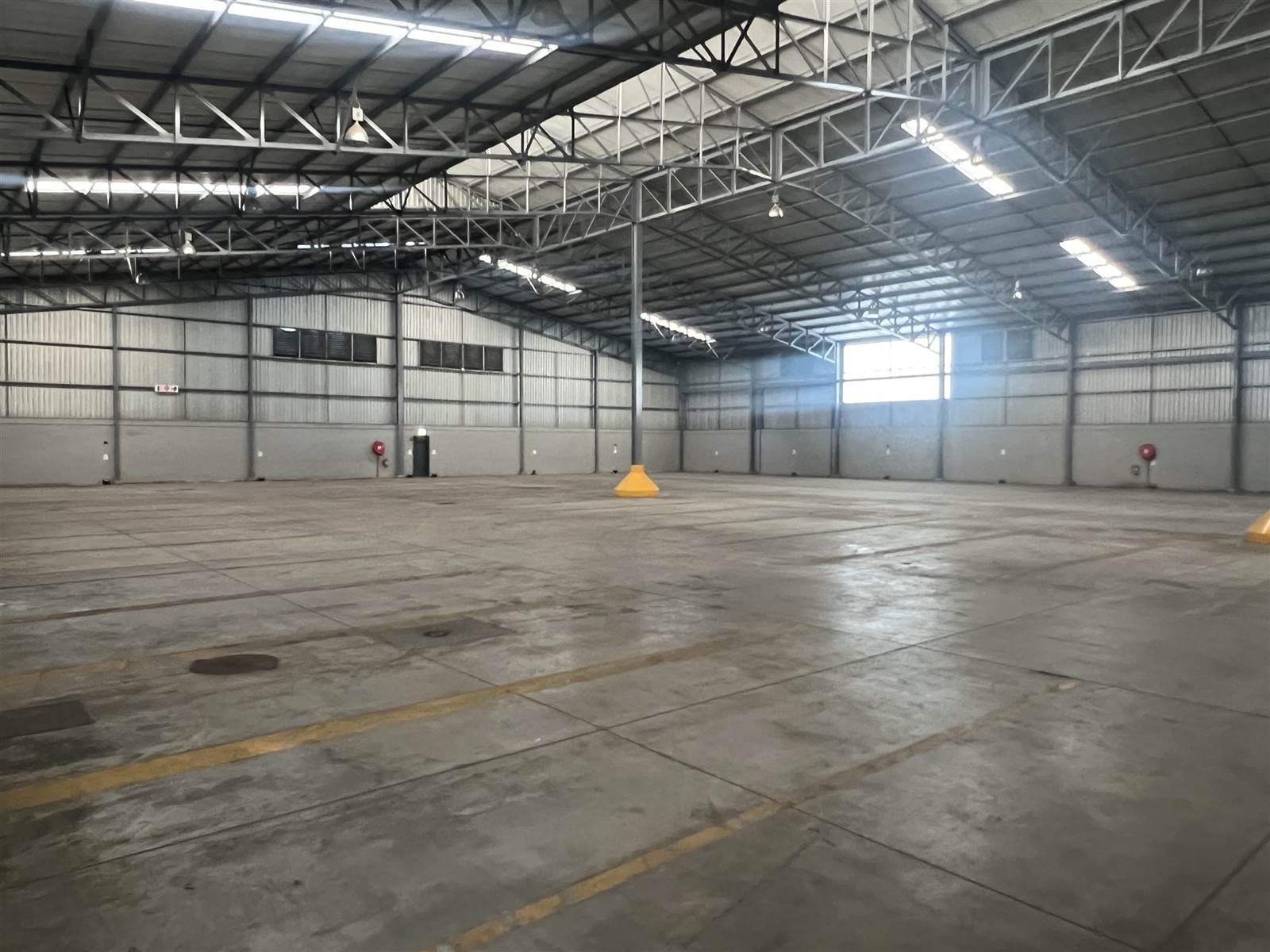4000  m² Industrial space in Gonubie photo number 1