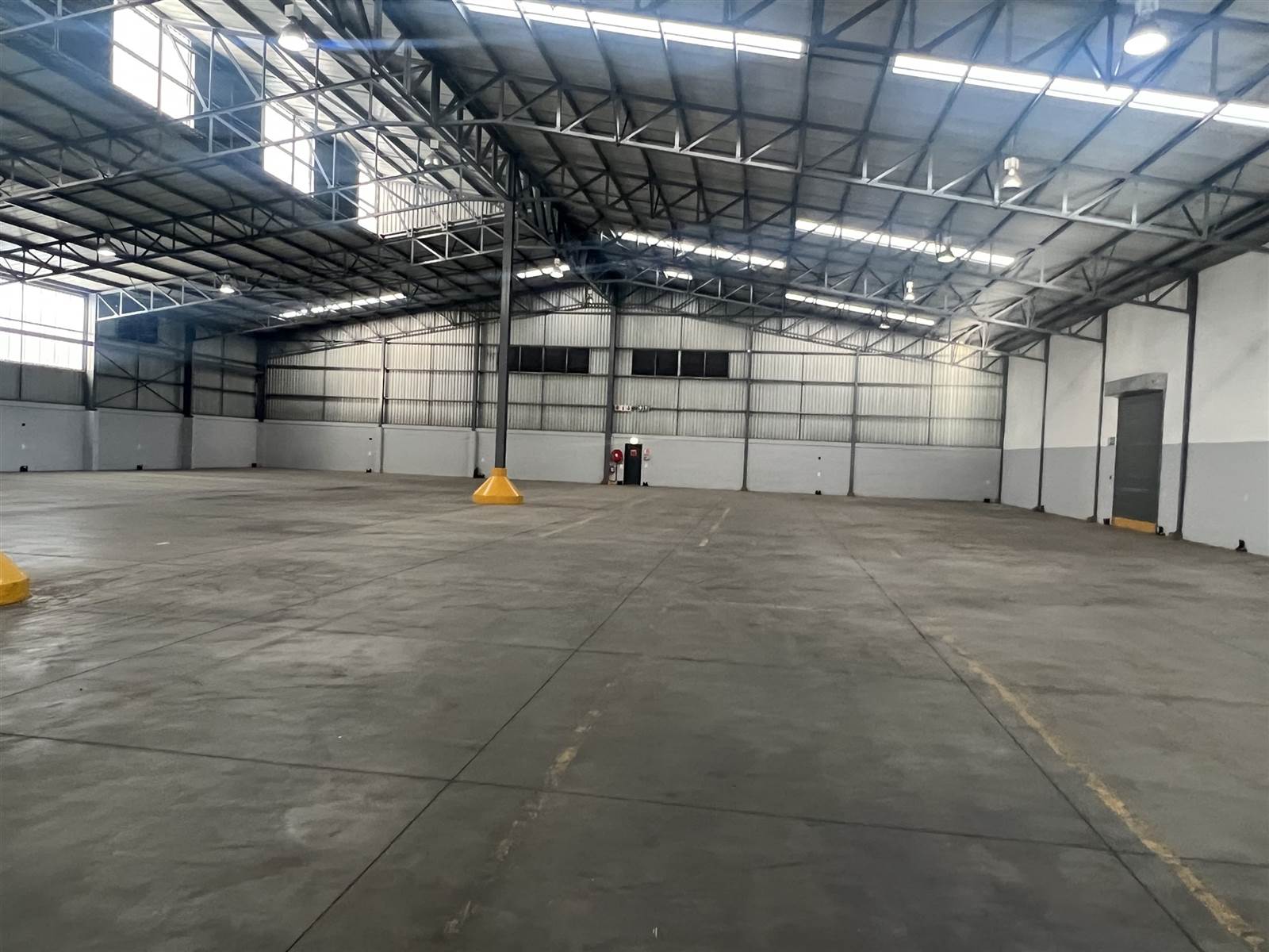 4000  m² Industrial space in Gonubie photo number 3