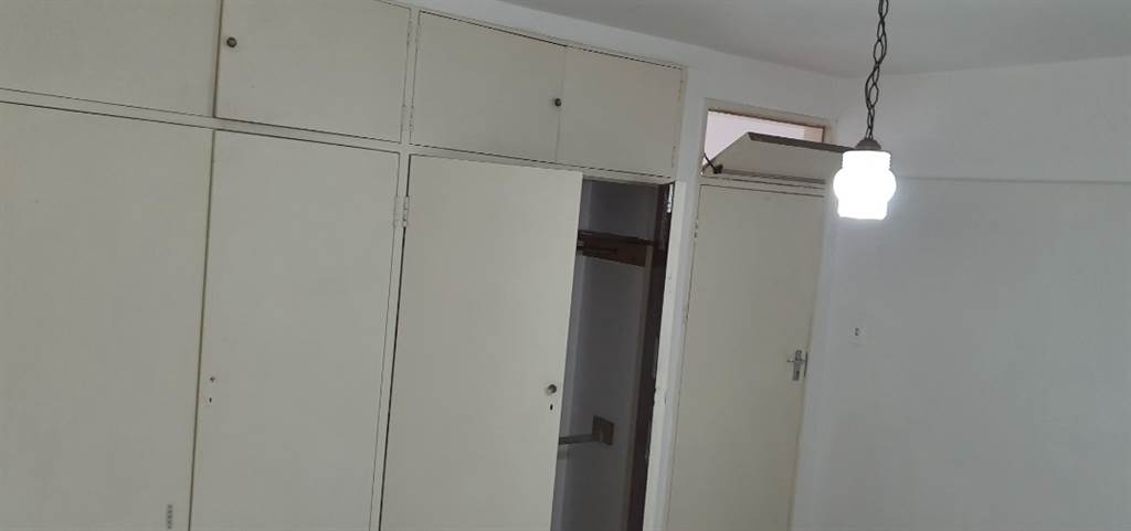 2 Bed Flat in Eastleigh photo number 6