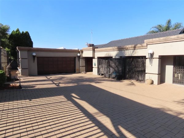 3 Bedroom House 3 Bedroom House