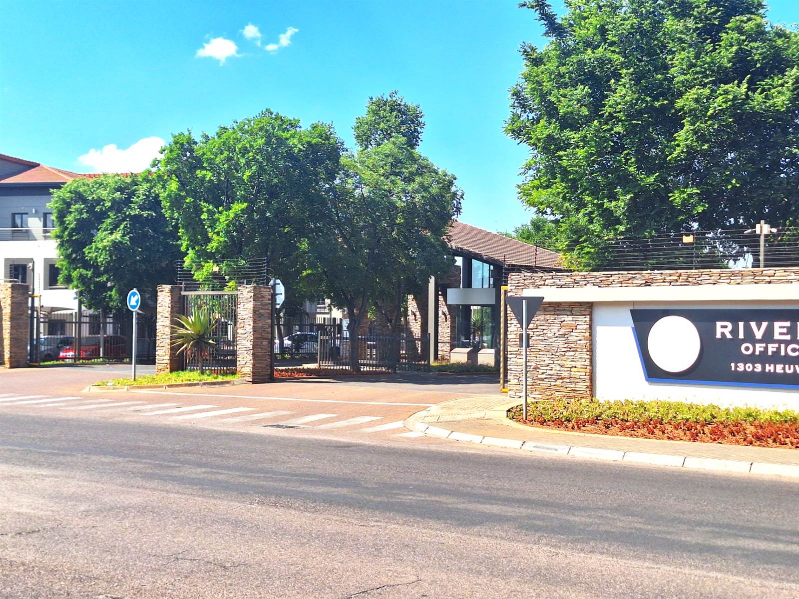 308  m² Office Space in Centurion CBD photo number 2