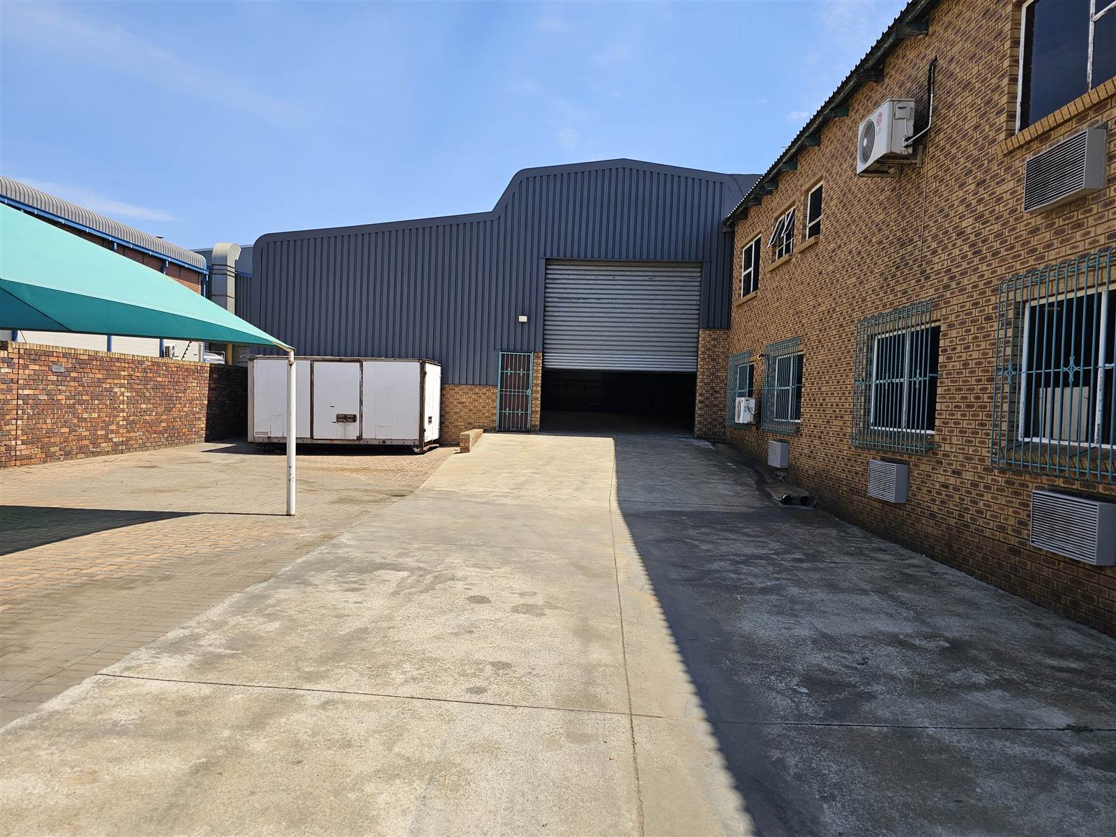 1147  m² Industrial space in Wadeville photo number 1