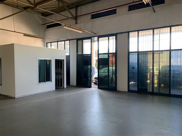 262  m² Industrial space