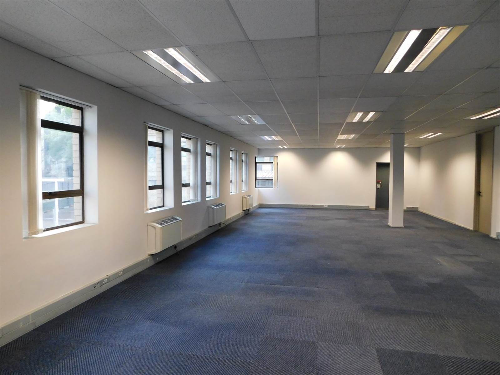 339  m² Office Space in Illovo photo number 12
