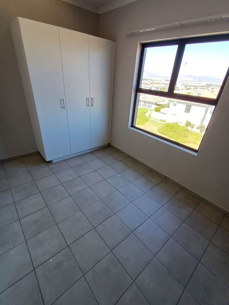 2 Bed Apartment in Parklands North photo number 23