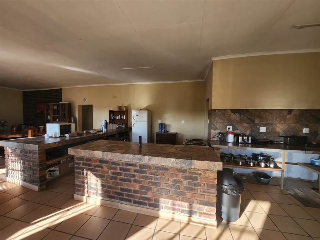 4 Bed House in Mafikeng photo number 15