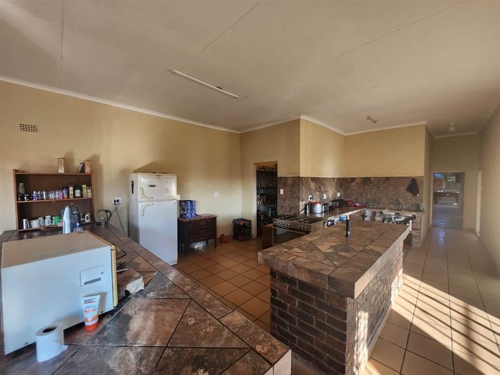 4 Bed House in Mafikeng photo number 21