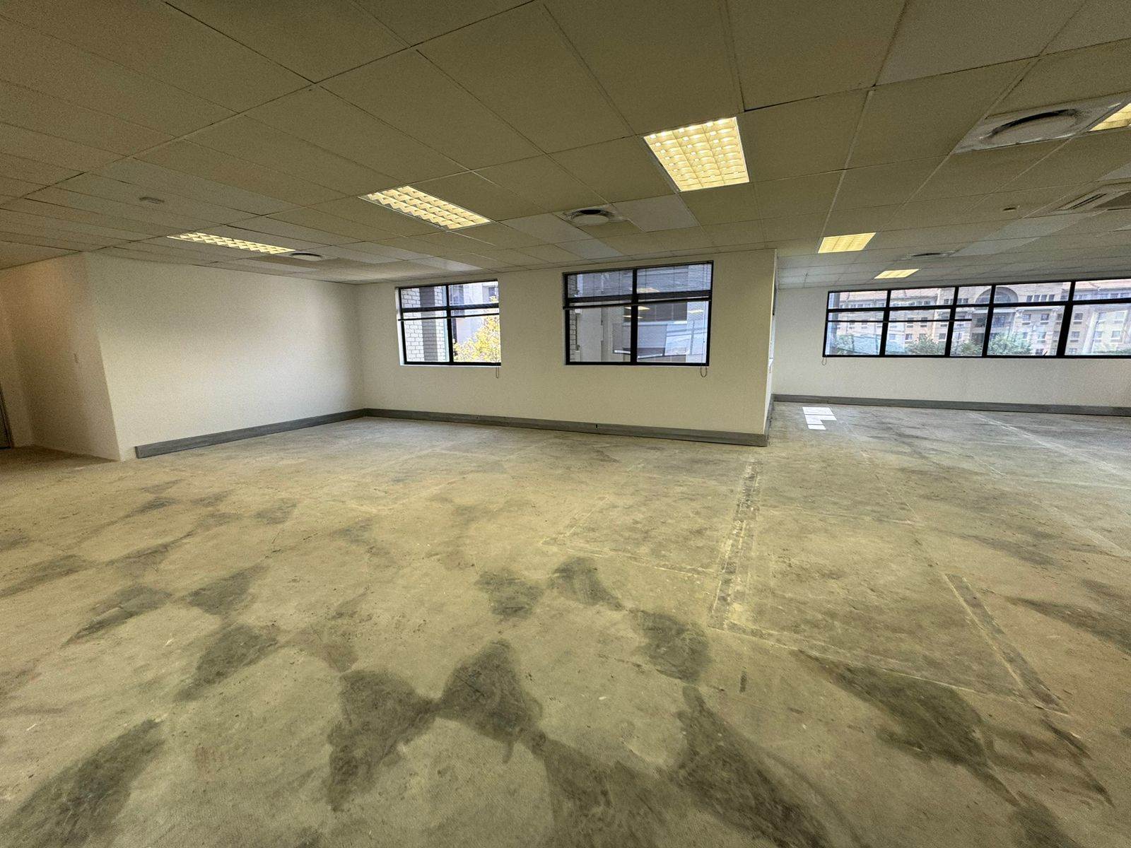 327  m² Commercial space in Sunninghill photo number 14
