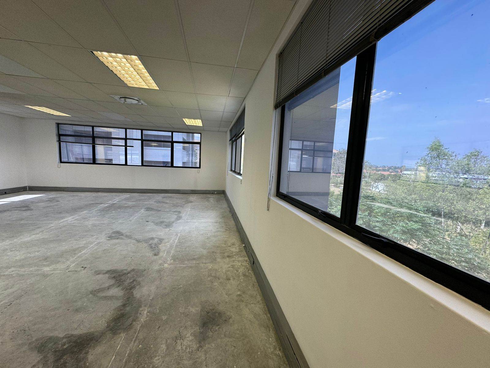 327  m² Commercial space in Sunninghill photo number 25