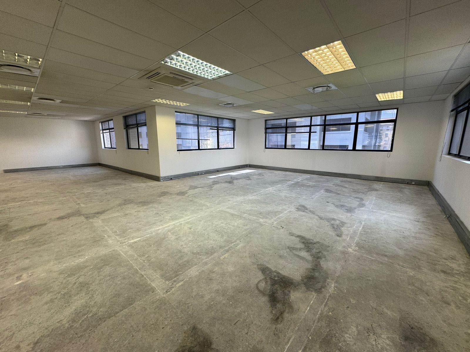 327  m² Commercial space in Sunninghill photo number 24