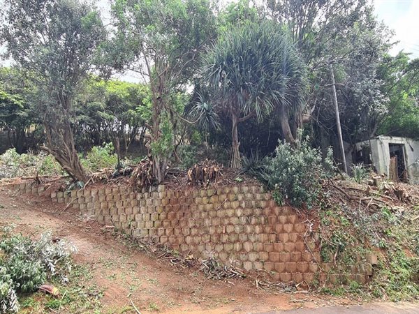 5500 m² Land available in Illovo Beach