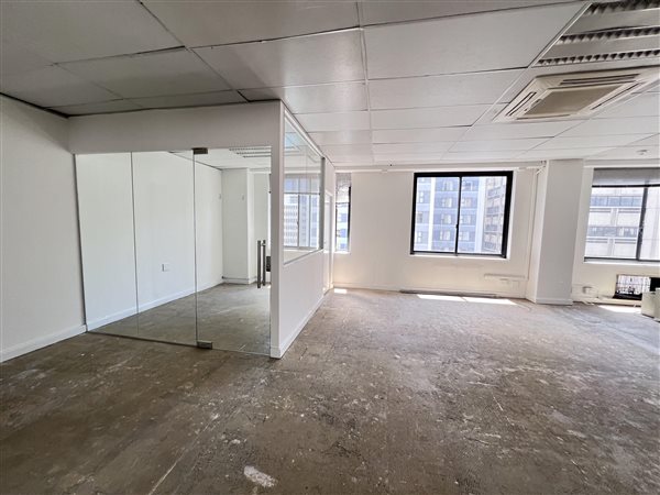 255  m² Commercial space