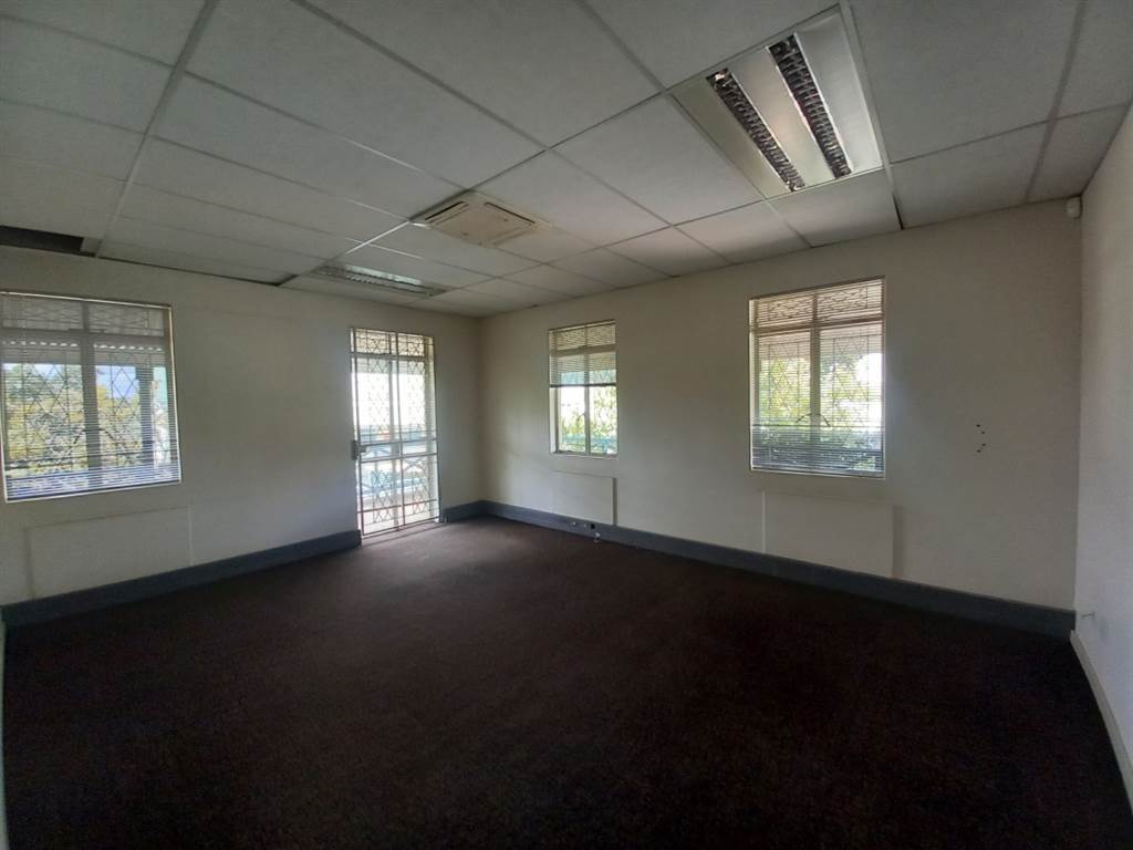 431.9  m² Office Space in Hatfield photo number 8