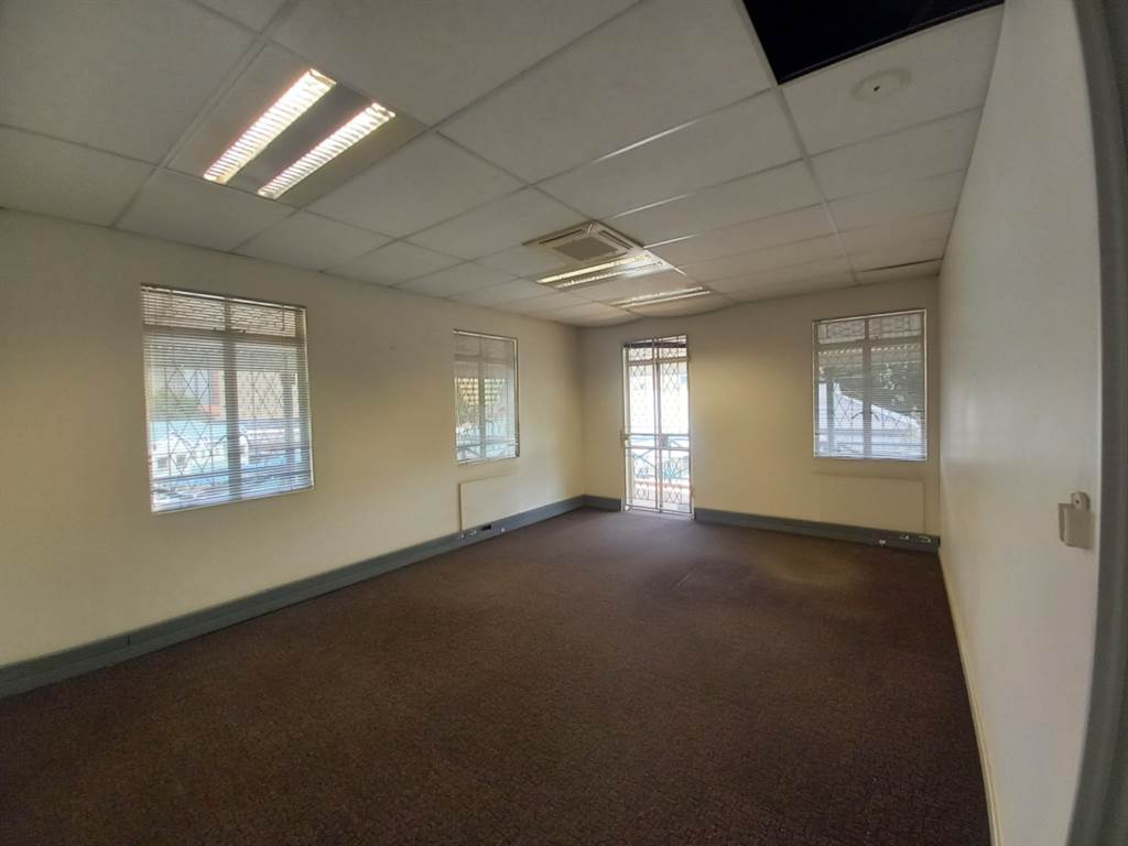431.9  m² Office Space in Hatfield photo number 7