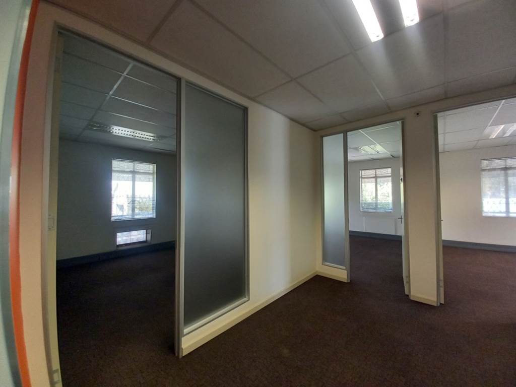 431.9  m² Office Space in Hatfield photo number 5