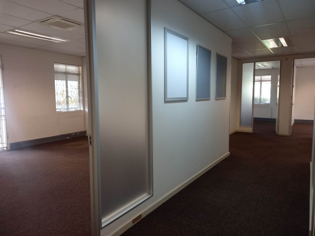 431.9  m² Office Space in Hatfield photo number 4