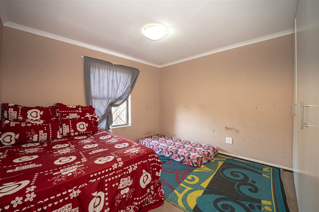 2 Bed Apartment in De La Haye photo number 9