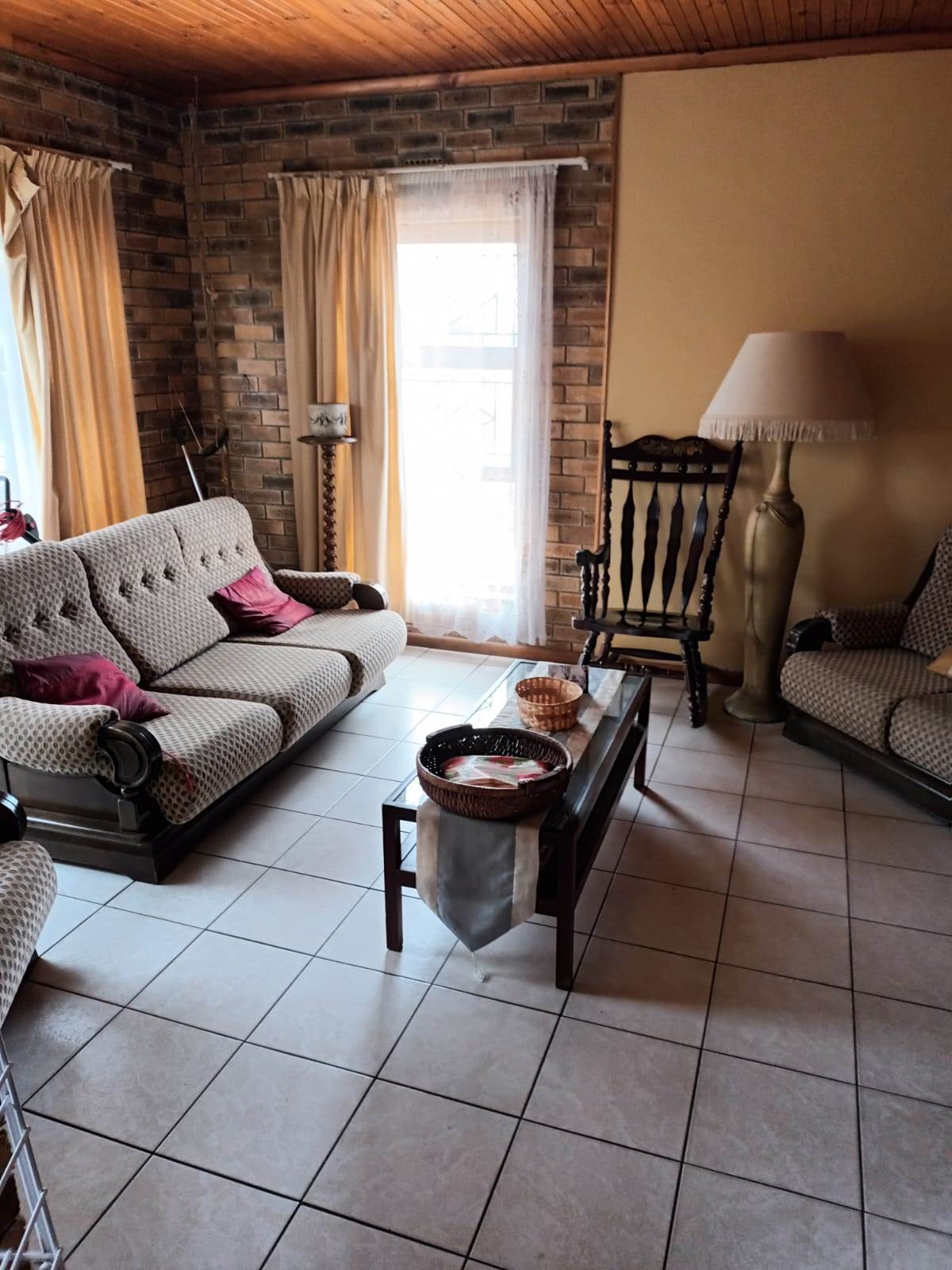 4 Bed House in Paarl Central East photo number 12