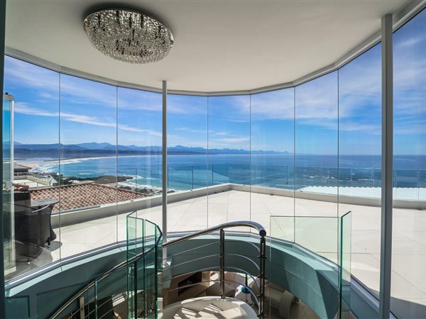 3 Bed Penthouse in Signal Hill