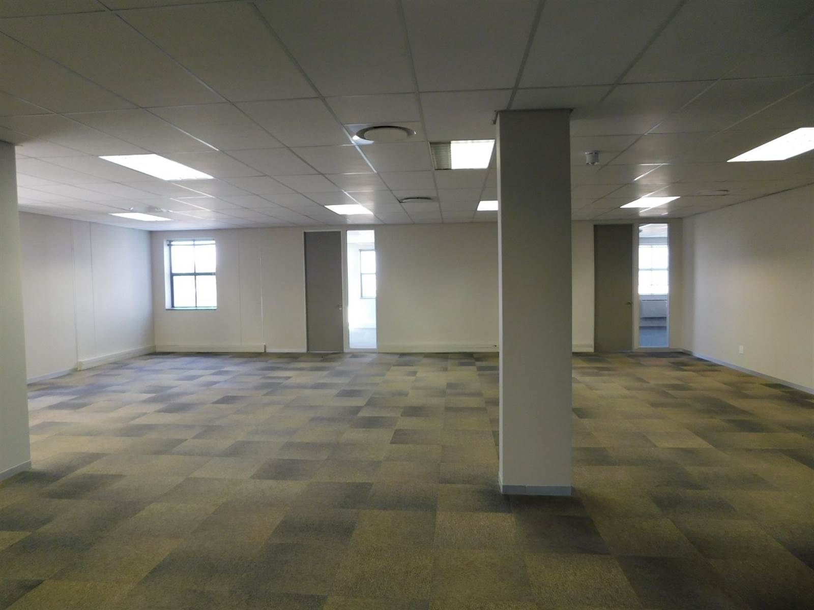 412  m² Office Space in Illovo photo number 12