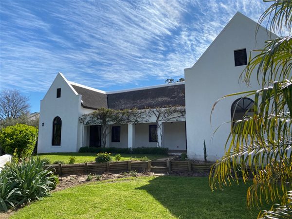 4 Bedroom House 4 Bedroom House