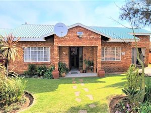 2 Bed Townhouse in Kleinfontein