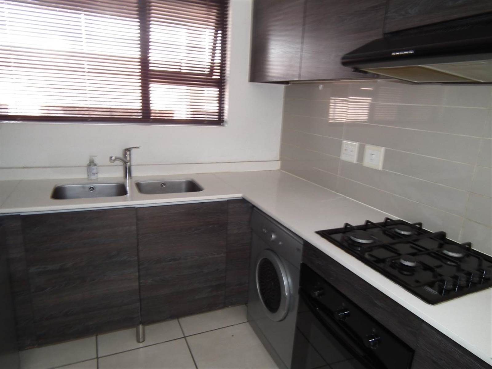 3 Bed Townhouse in Olivedale photo number 18