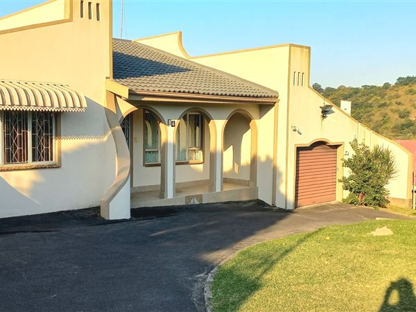 4 Bedroom House 4 Bedroom House