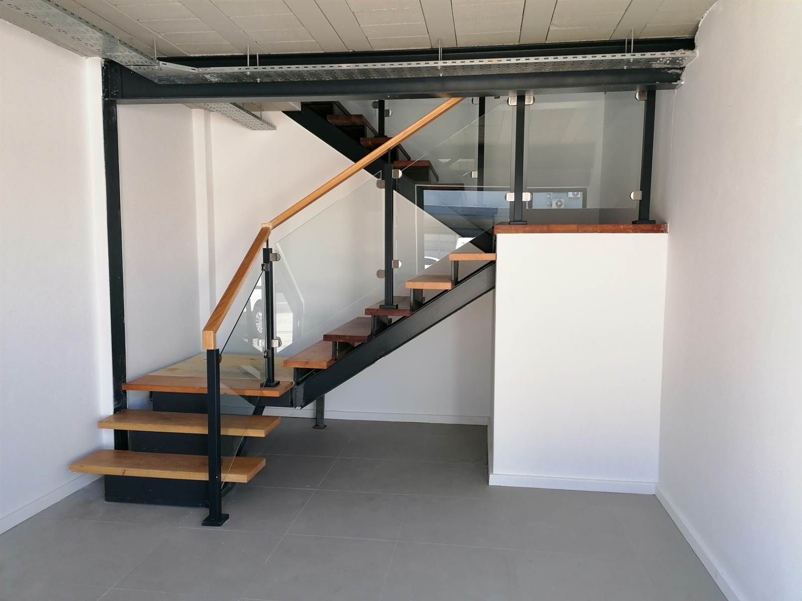 165  m² Office Space in Maitland photo number 2