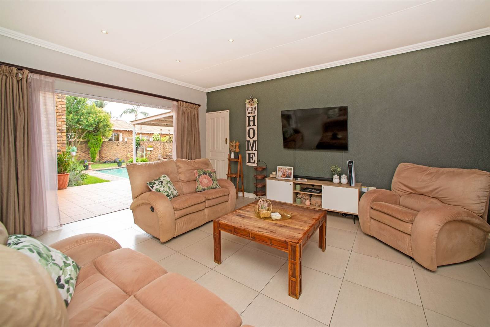 3 Bed Townhouse in Northmead photo number 4