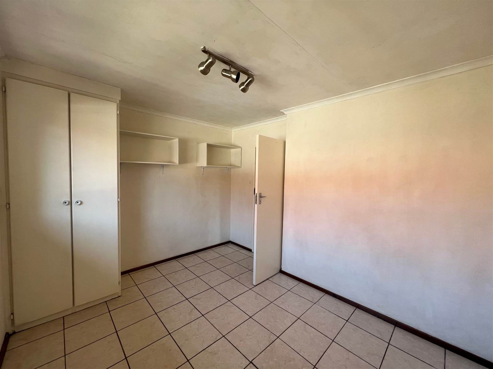 3 Bed Townhouse in Garsfontein photo number 18