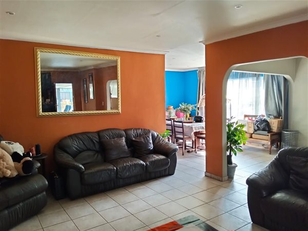 4 Bedroom House 4 Bedroom House