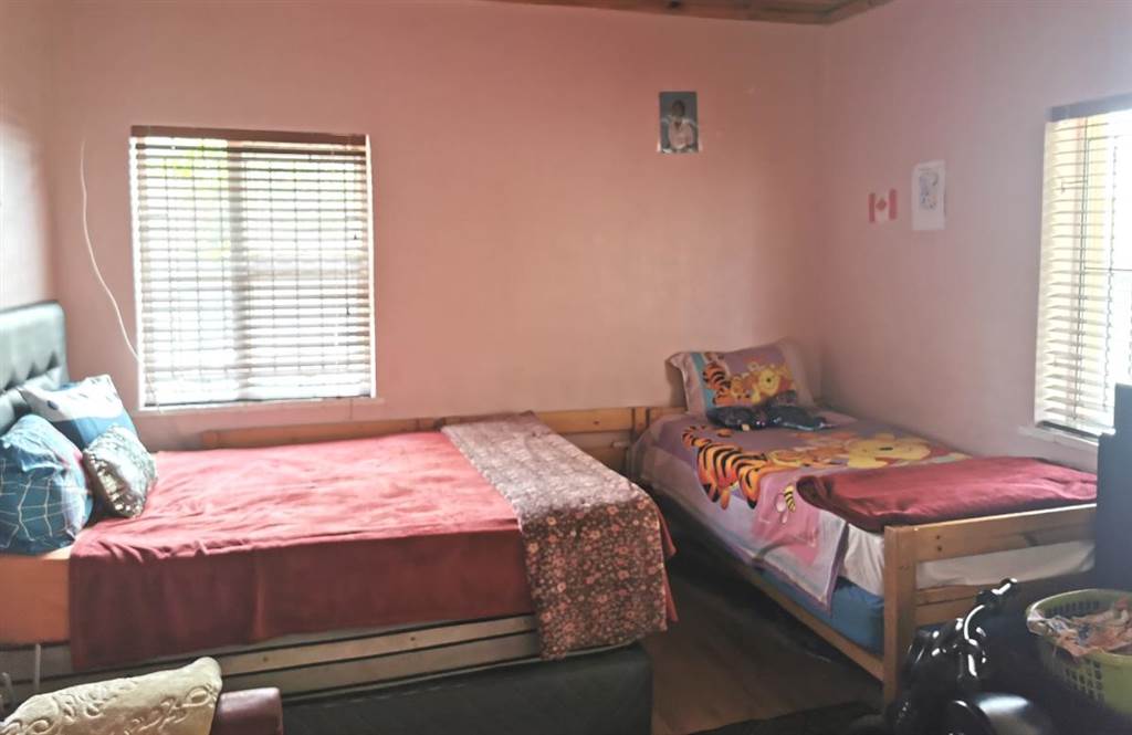 3 Bed House in Parow Central photo number 14