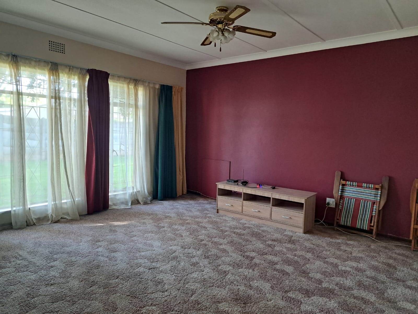 4 Bed House in Northmead photo number 8