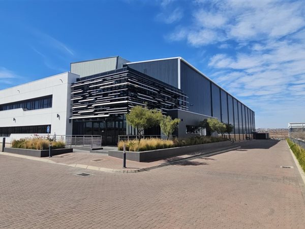 8 500  m² Industrial space