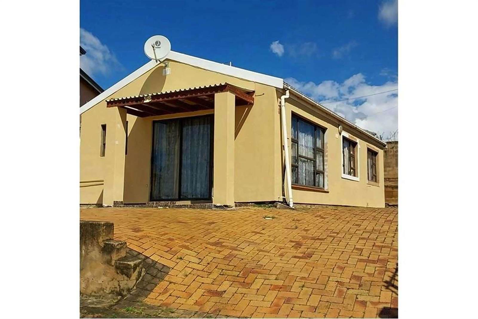 3 Bed House in Newlands East photo number 3
